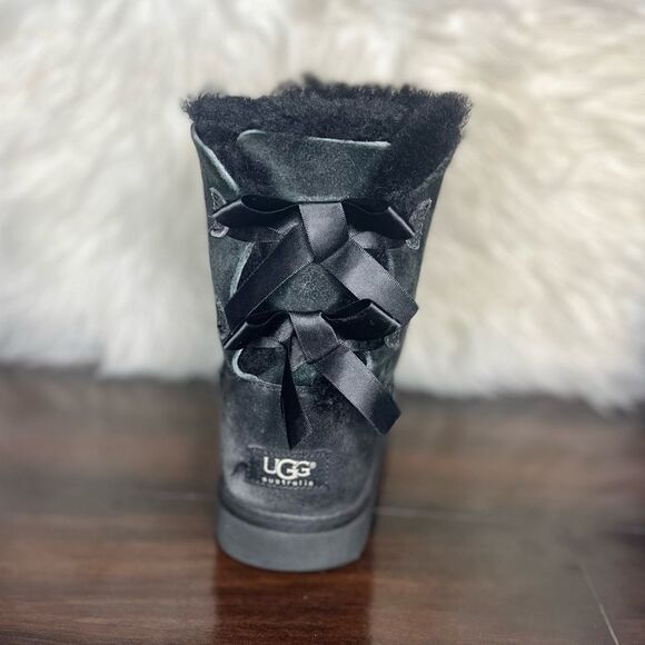 Ugg Bailey Boots With Bow​​​ - Picture 7 of 11